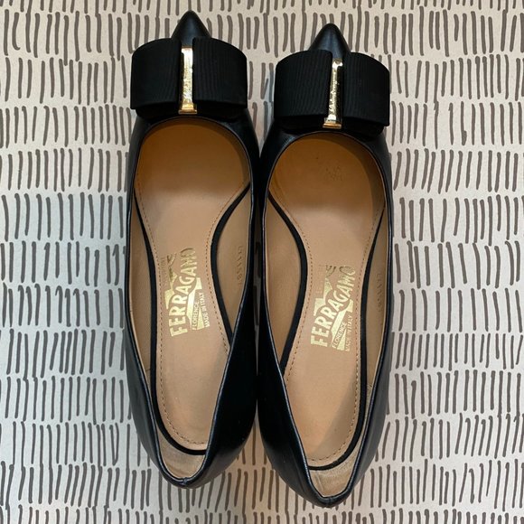 Salvatore Ferragamo Pointed Toe Pumps Mimi Heels - Picture 5 of 11